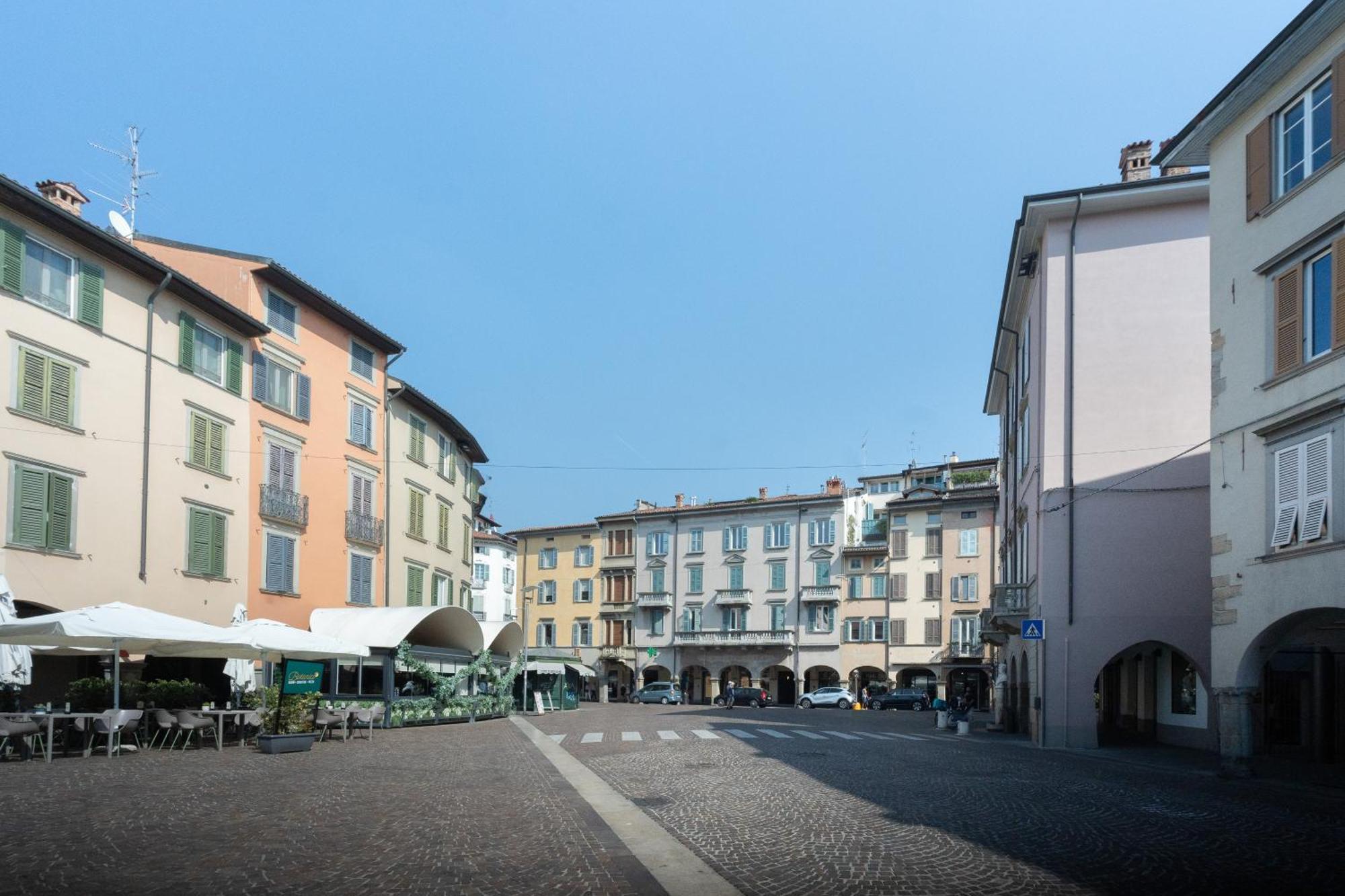 Al Donni Aircon City Center Bergamo Exterior photo